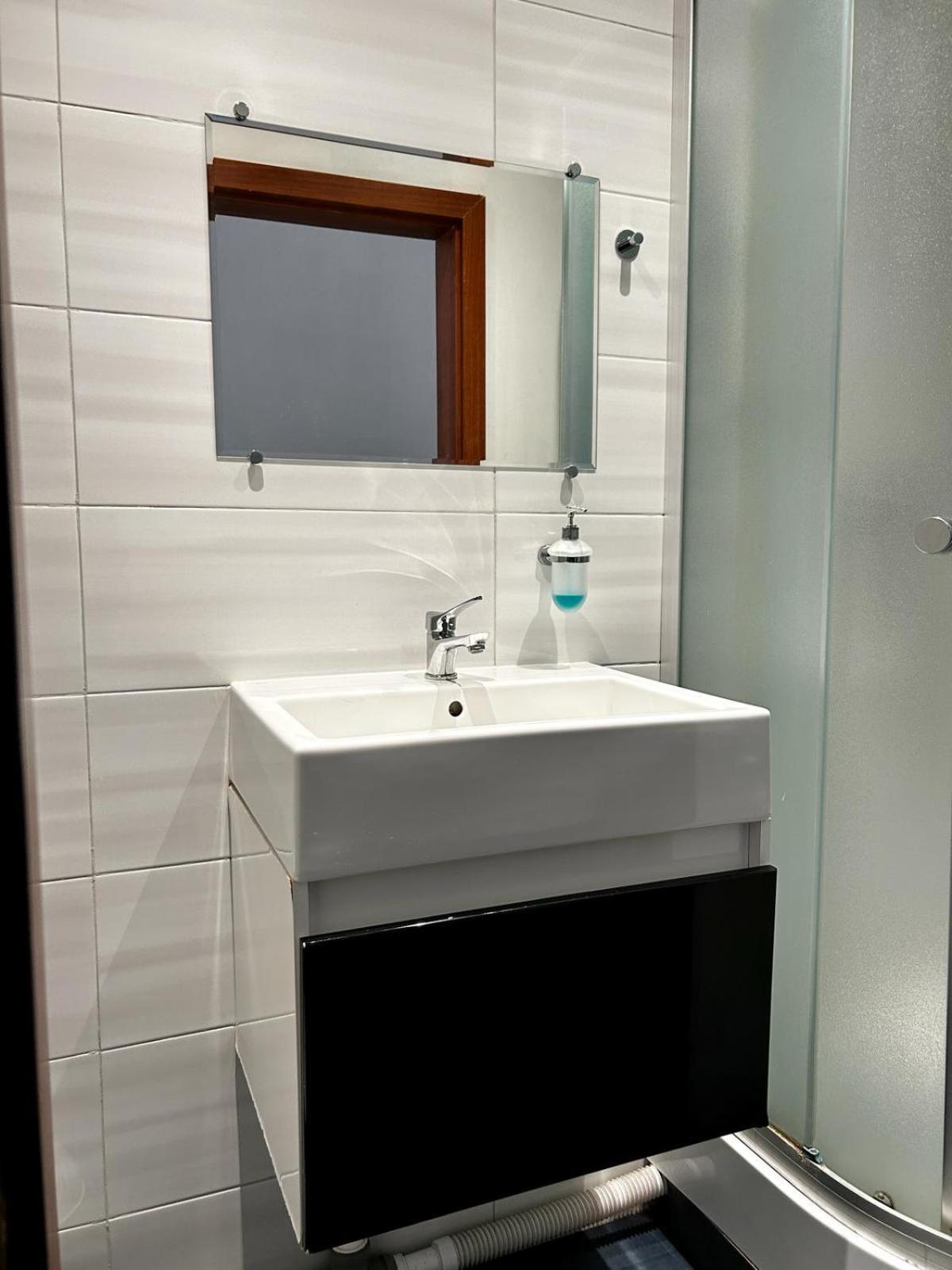 Harmony Aparthotel Krakau Buitenkant foto