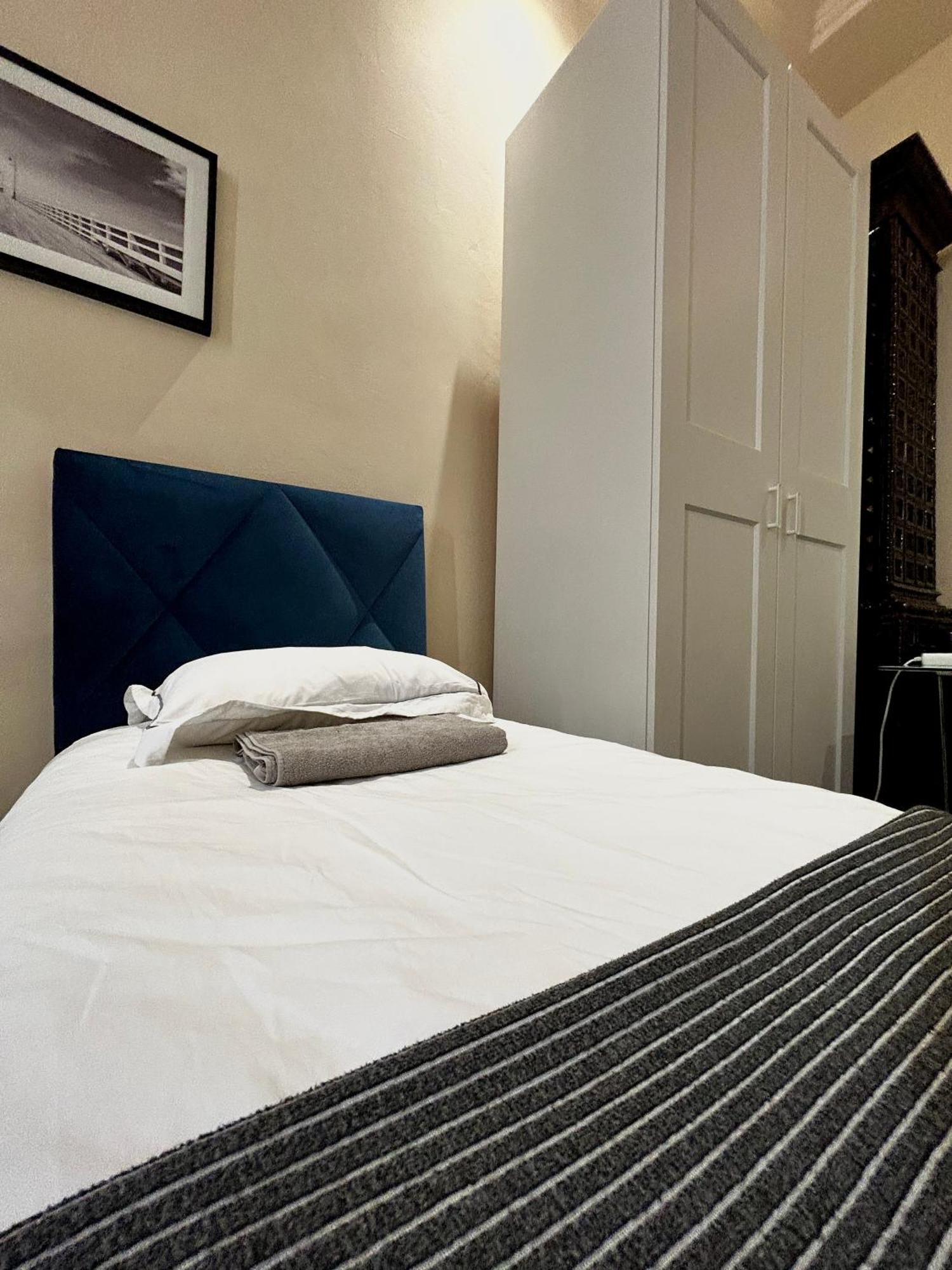 Harmony Aparthotel Krakau Buitenkant foto