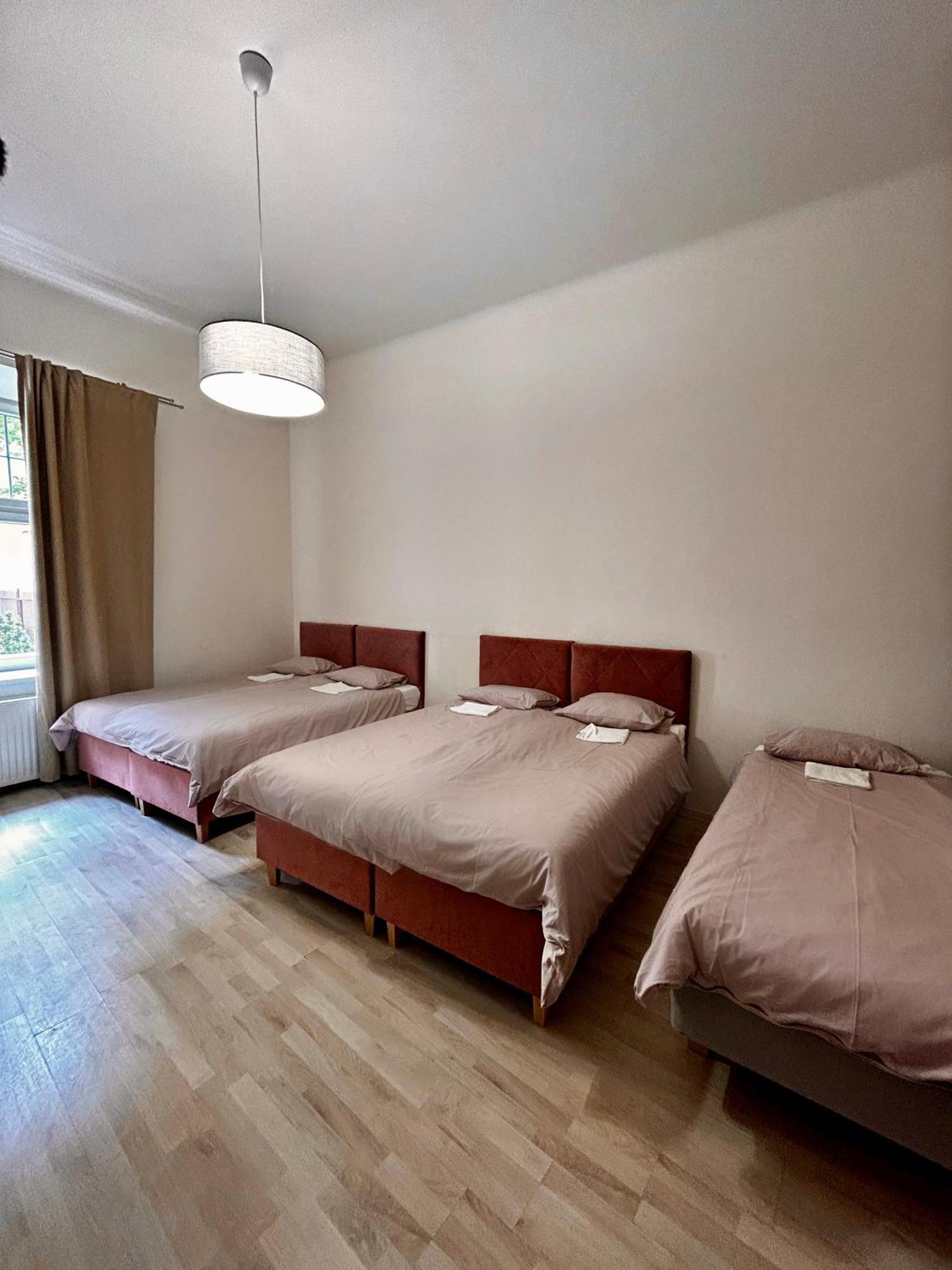 Harmony Aparthotel Krakau Buitenkant foto