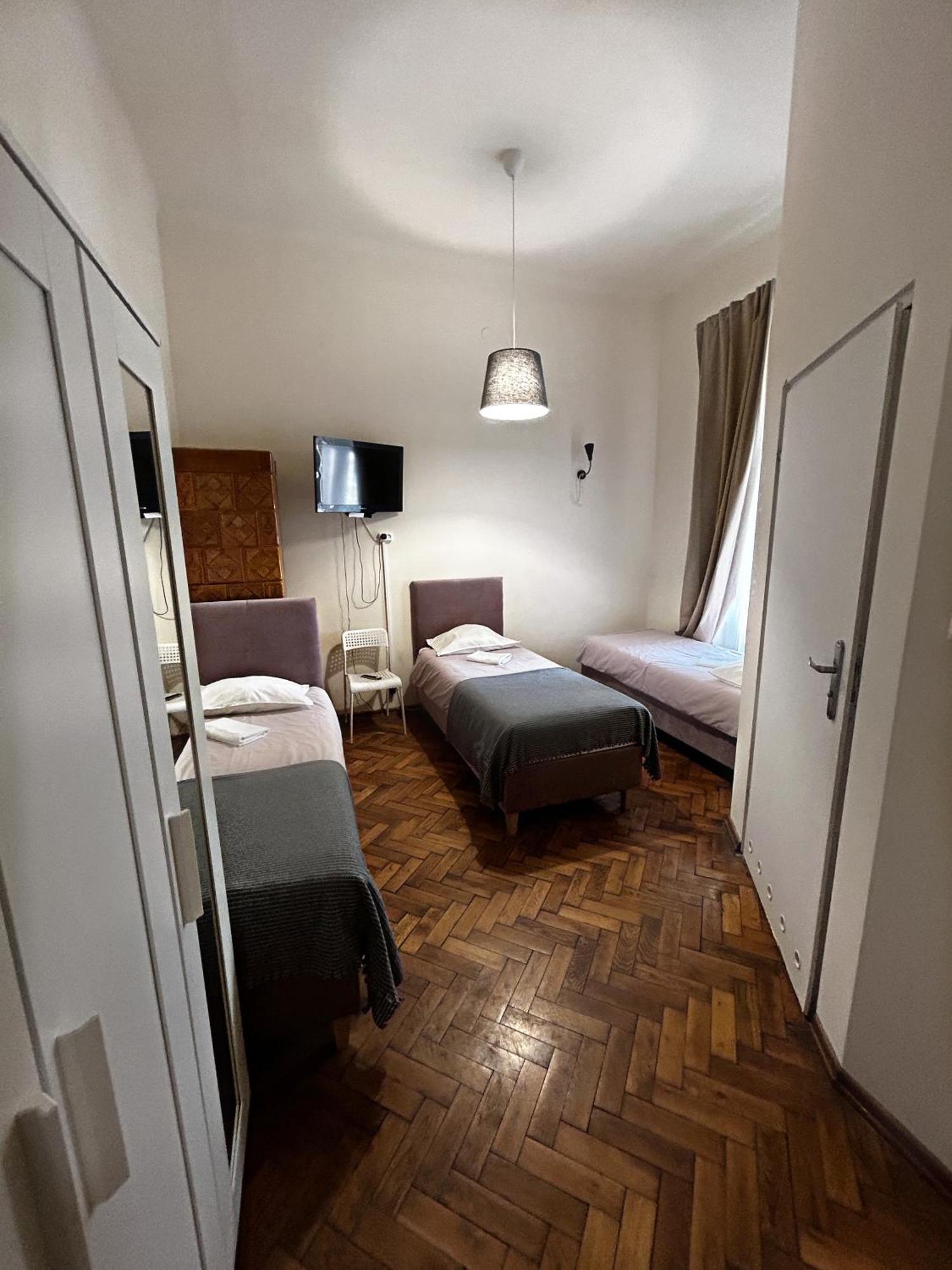 Harmony Aparthotel Krakau Buitenkant foto