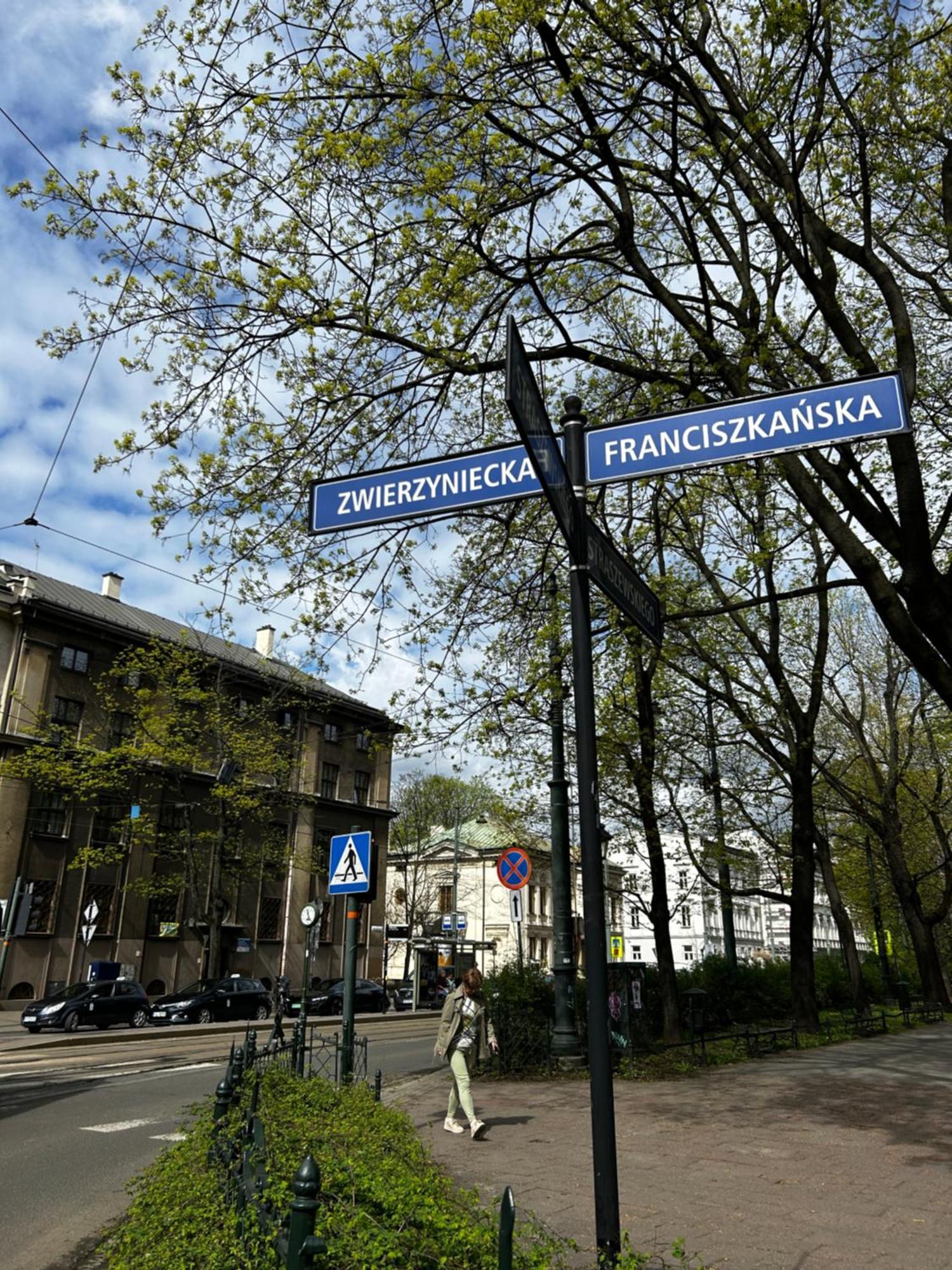Harmony Aparthotel Krakau Buitenkant foto